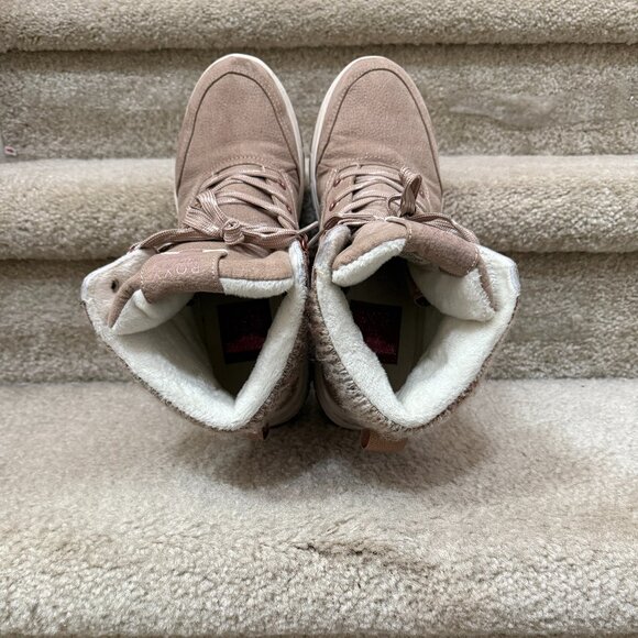 Roxy Winter Boots - Picture 9 of 11